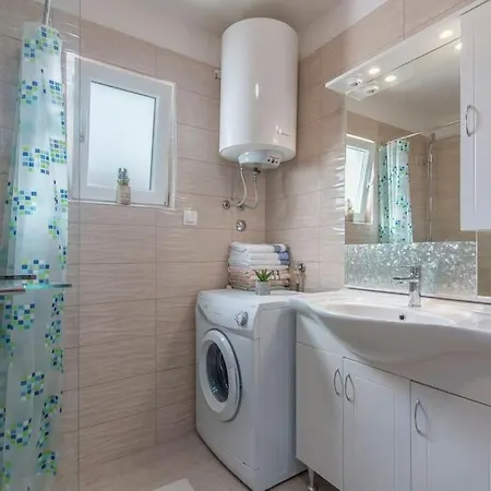 Apartment Anemona *